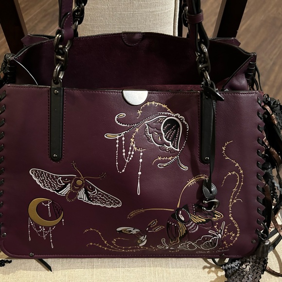 Coach x Chelsea Champlain Dreamer Tote 34 With Moth Tattoo - Picture 5 of 17